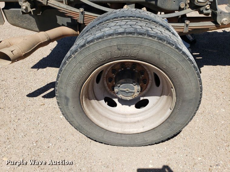 image for item LT9696 2017 Ford F550 Super Duty  truck cab and chassis