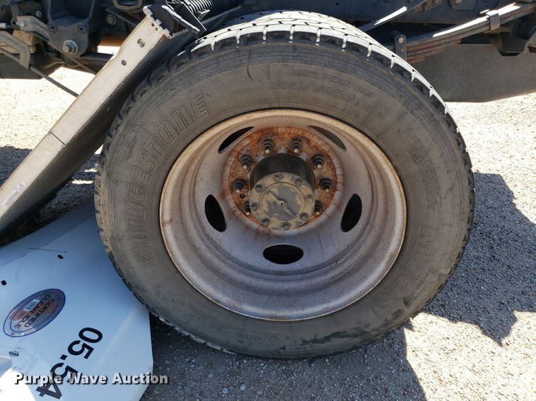 image for item LT9696 2017 Ford F550 Super Duty  truck cab and chassis