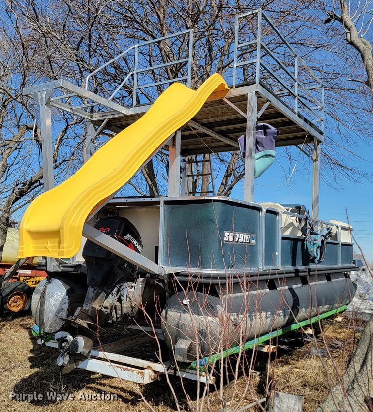 image for item LV9487 2002 Bass Unlimited Inc  boat