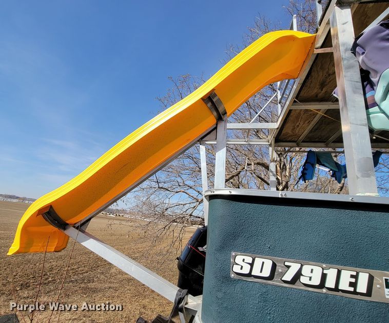 image for item LV9487 2002 Bass Unlimited Inc  boat