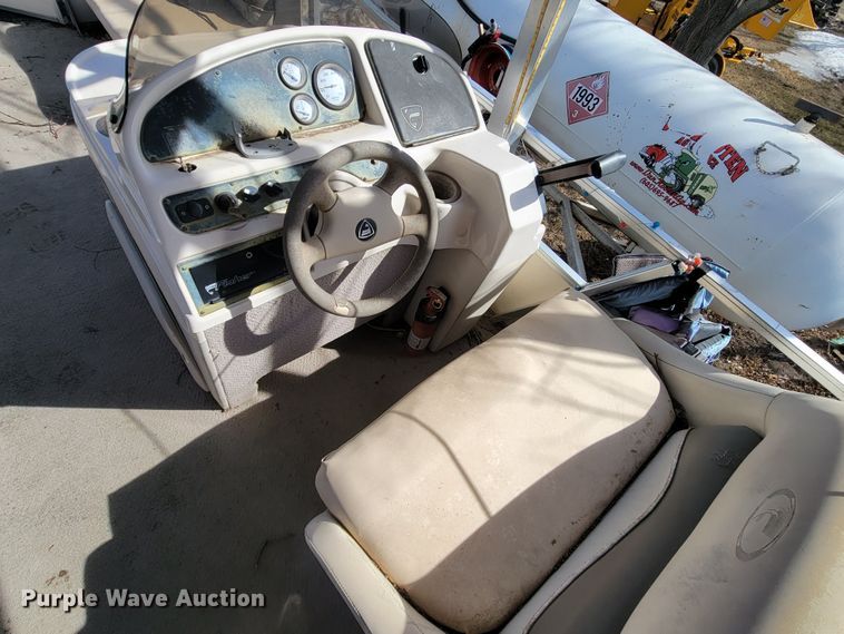 image for item LV9487 2002 Bass Unlimited Inc  boat