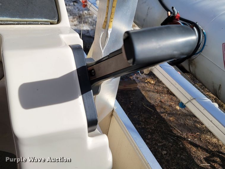 image for item LV9487 2002 Bass Unlimited Inc  boat