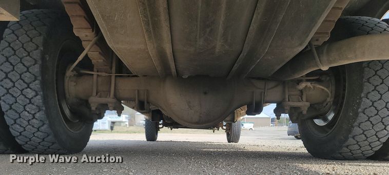 image for item MB9926 1999 Ford F550  SuperCab utility / service truck