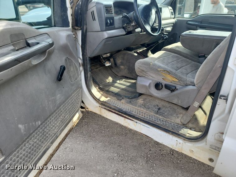 image for item MB9926 1999 Ford F550  SuperCab utility / service truck