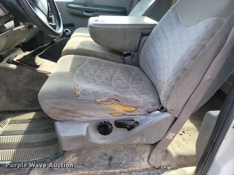 image for item MB9926 1999 Ford F550  SuperCab utility / service truck