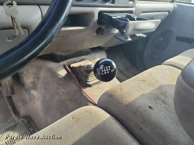 image for item MB9926 1999 Ford F550  SuperCab utility / service truck