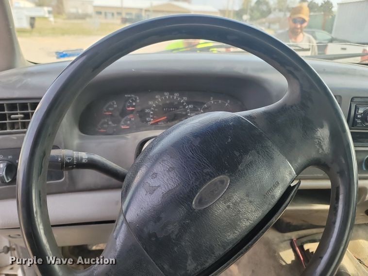 image for item MB9926 1999 Ford F550  SuperCab utility / service truck