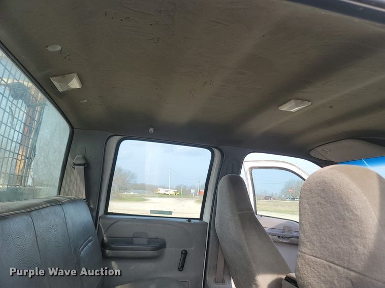 image for item MB9926 1999 Ford F550  SuperCab utility / service truck