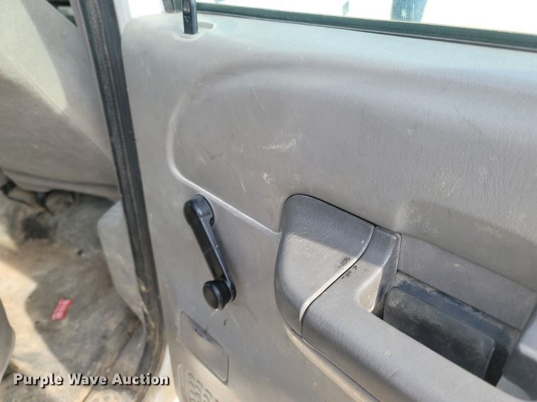 image for item MB9926 1999 Ford F550  SuperCab utility / service truck