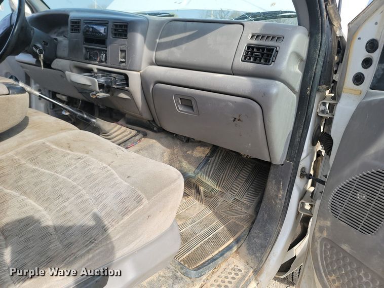 image for item MB9926 1999 Ford F550  SuperCab utility / service truck