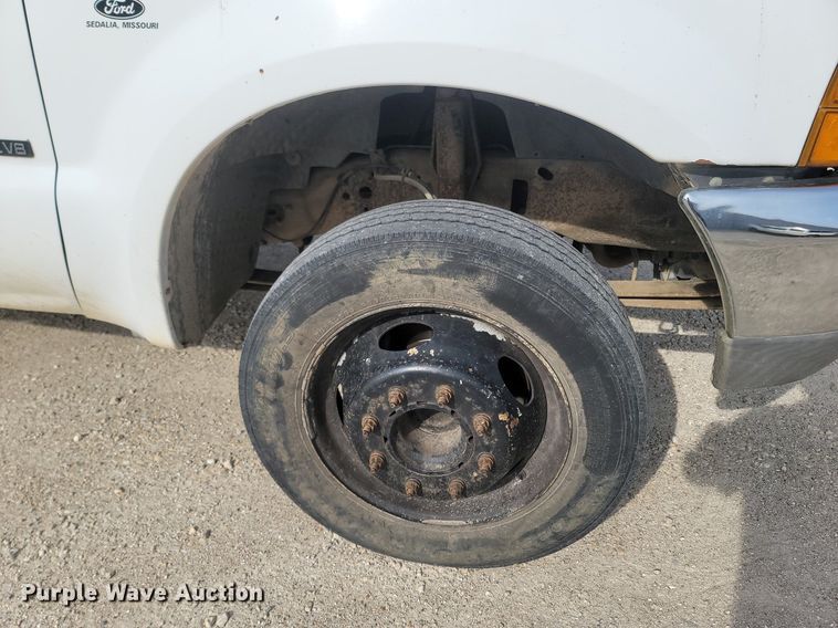 image for item MB9926 1999 Ford F550  SuperCab utility / service truck