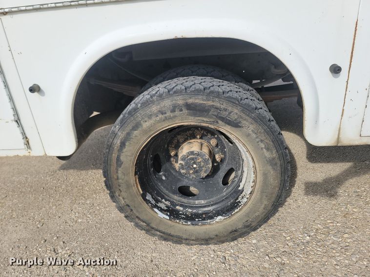 image for item MB9926 1999 Ford F550  SuperCab utility / service truck