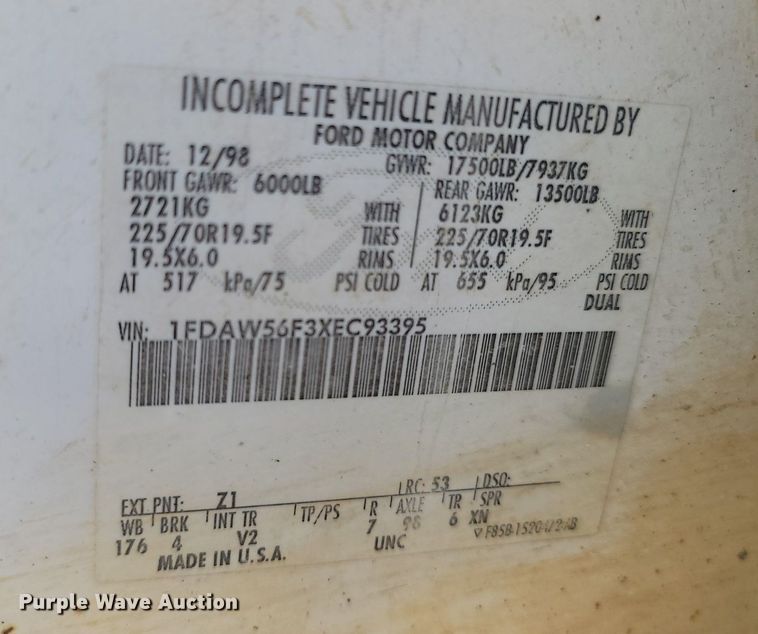 image for item MB9926 1999 Ford F550  SuperCab utility / service truck