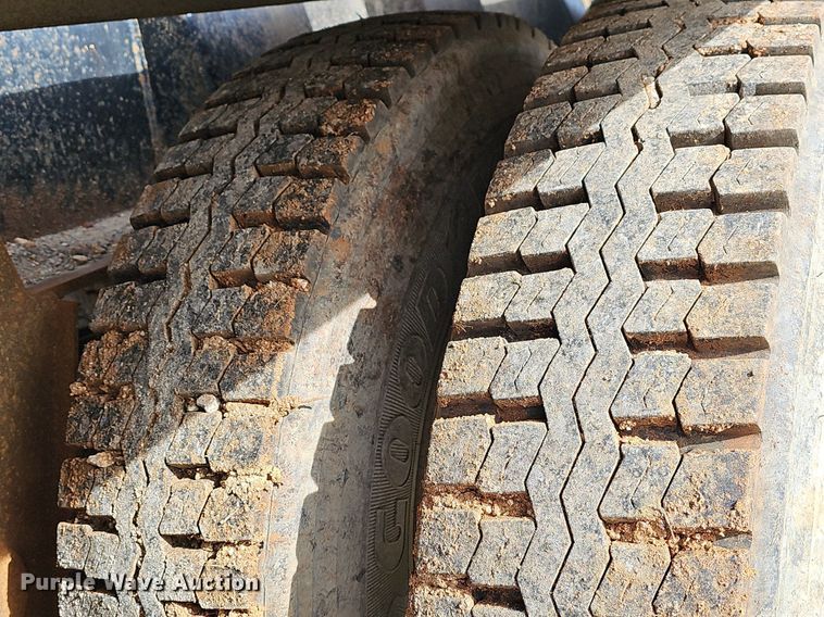 image for item MB9940 1994 Clement DBROT4820W  roll-off container trailer