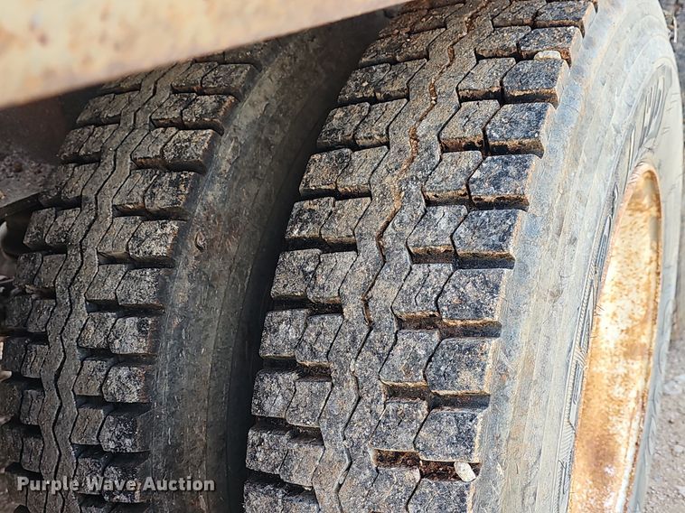 image for item MB9940 1994 Clement DBROT4820W  roll-off container trailer