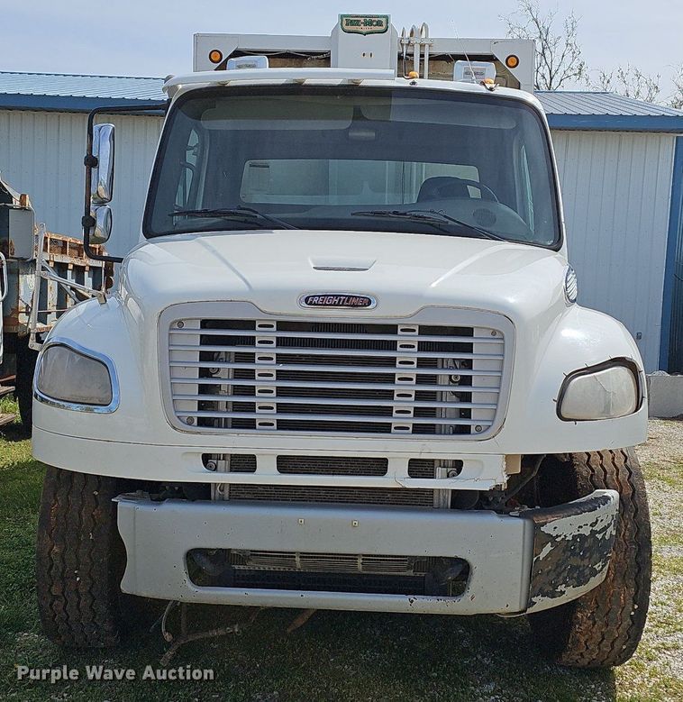 image for item MB9943 2015 Freightliner Business Class M2  refuse truck