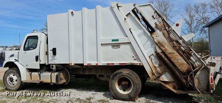 image for item MB9943 2015 Freightliner Business Class M2  refuse truck