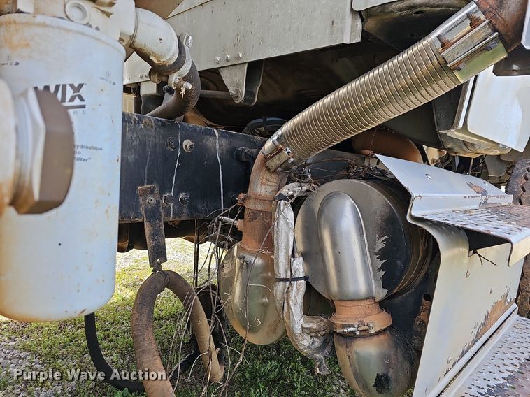 image for item MB9943 2015 Freightliner Business Class M2  refuse truck