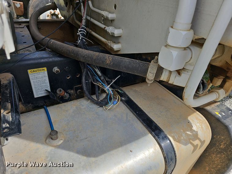 image for item MB9943 2015 Freightliner Business Class M2  refuse truck