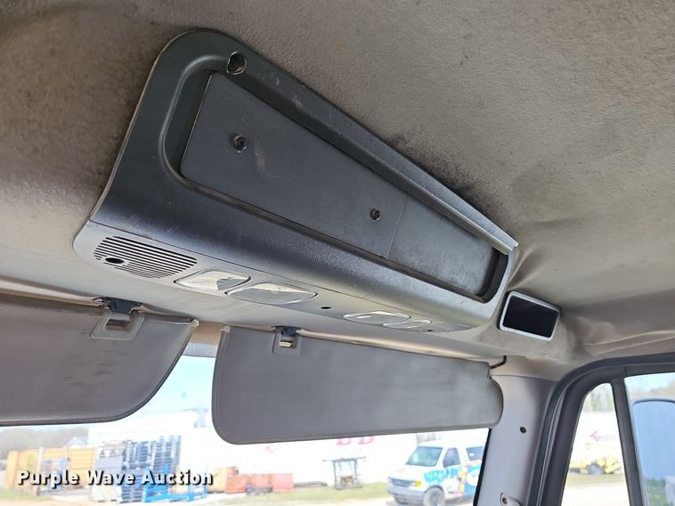 image for item MB9943 2015 Freightliner Business Class M2  refuse truck