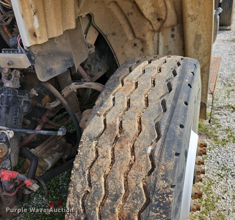 image for item MB9943 2015 Freightliner Business Class M2  refuse truck