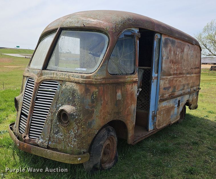 1947 International Metro van in Carthage, MO Item MB9950 sold