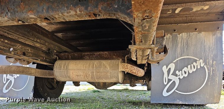 image for item MB9954 2006 Chevrolet Express 3500  box truck