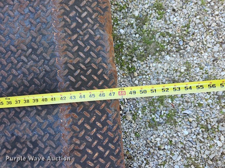 image for item MB9954 2006 Chevrolet Express 3500  box truck