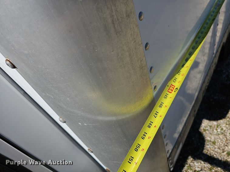 image for item MB9954 2006 Chevrolet Express 3500  box truck