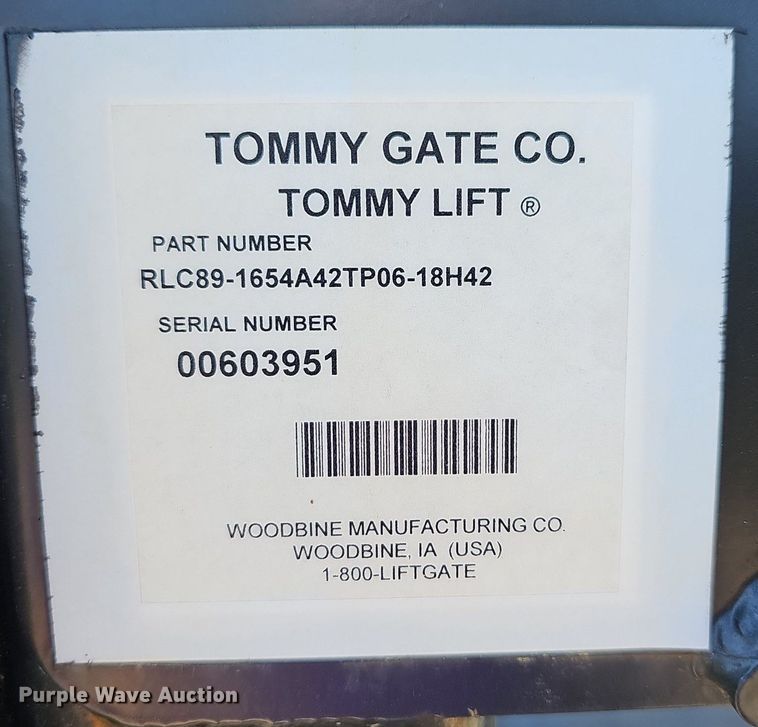 image for item MB9954 2006 Chevrolet Express 3500  box truck