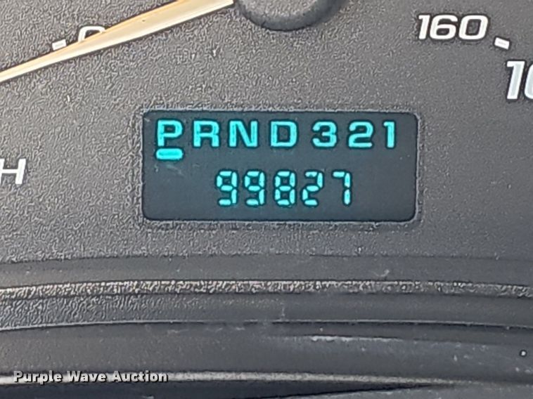 image for item MB9954 2006 Chevrolet Express 3500  box truck