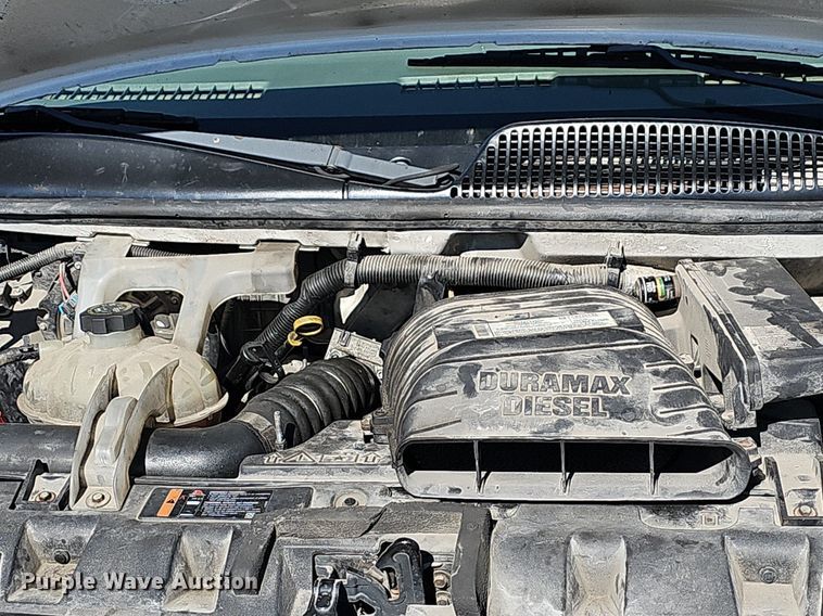 image for item MB9954 2006 Chevrolet Express 3500  box truck