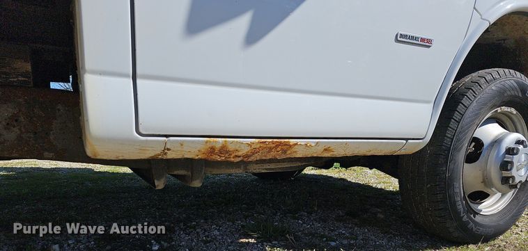 image for item MB9954 2006 Chevrolet Express 3500  box truck