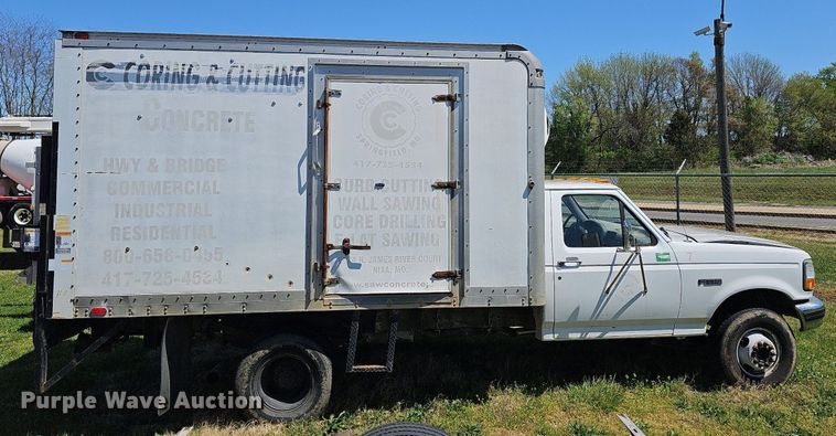 image for item MB9974 1997 Ford F450 Super Duty  box truck