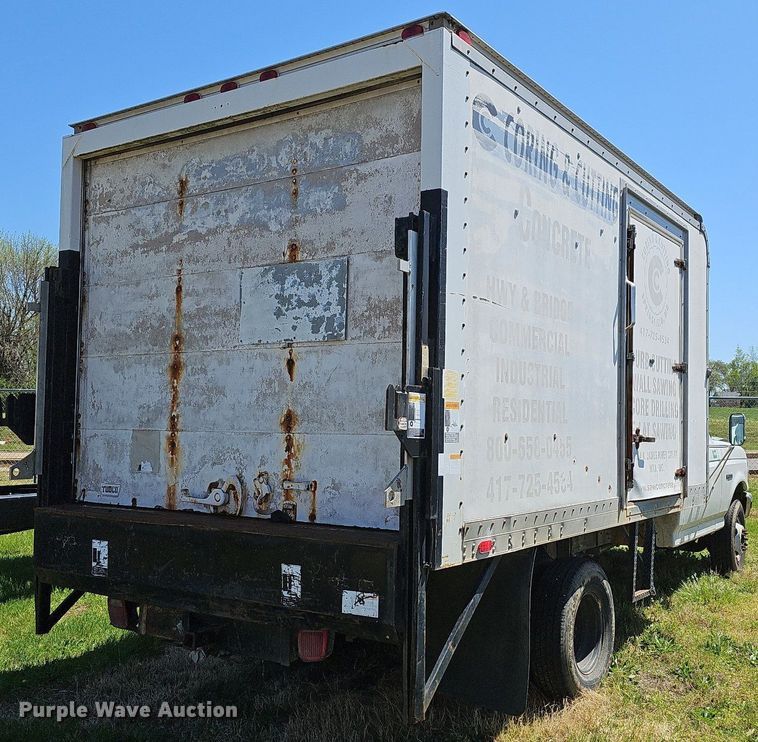 image for item MB9974 1997 Ford F450 Super Duty  box truck