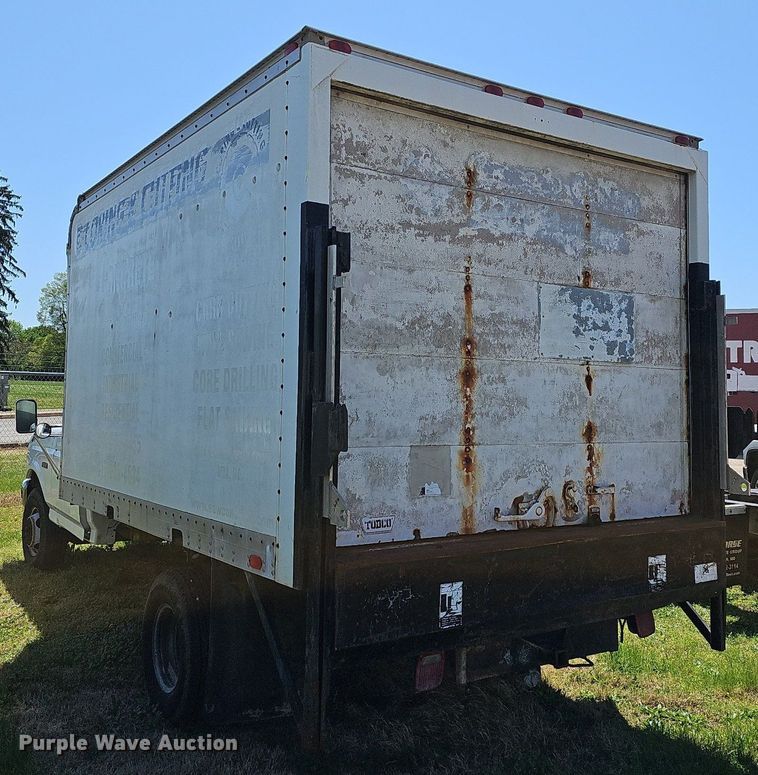 image for item MB9974 1997 Ford F450 Super Duty  box truck