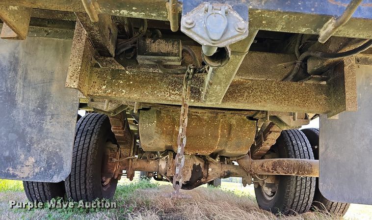 image for item MB9974 1997 Ford F450 Super Duty  box truck