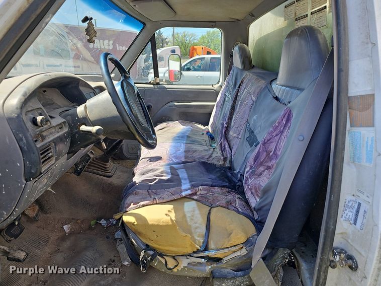 image for item MB9974 1997 Ford F450 Super Duty  box truck