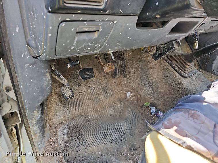 image for item MB9974 1997 Ford F450 Super Duty  box truck