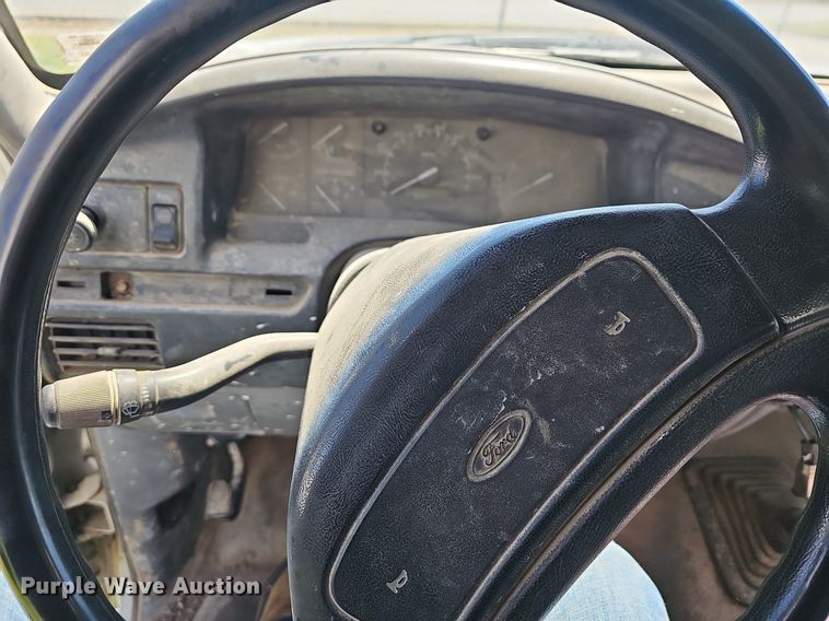 image for item MB9974 1997 Ford F450 Super Duty  box truck