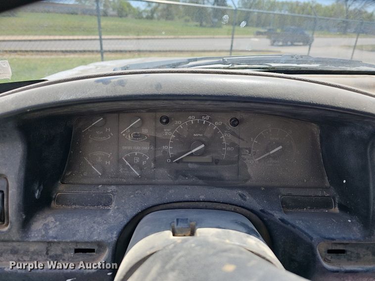 image for item MB9974 1997 Ford F450 Super Duty  box truck