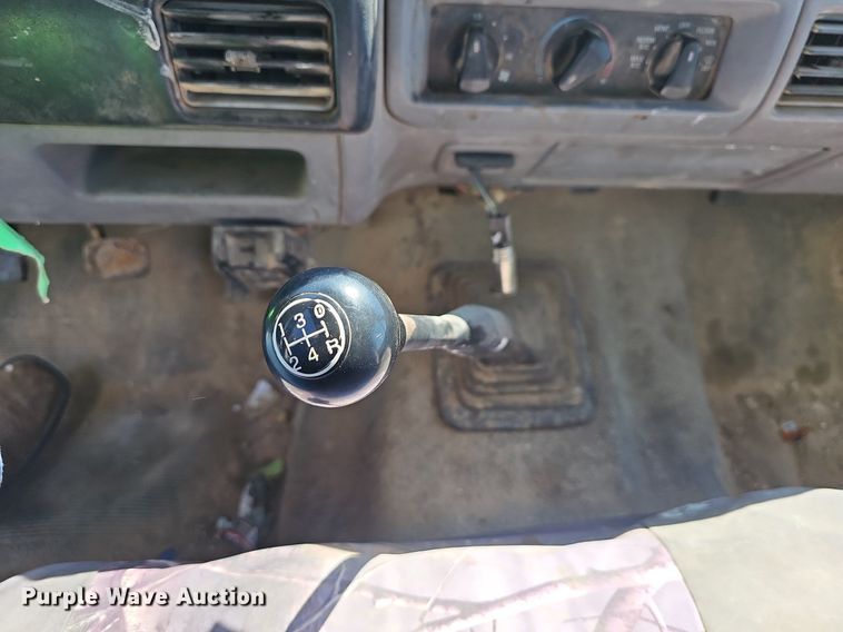 image for item MB9974 1997 Ford F450 Super Duty  box truck