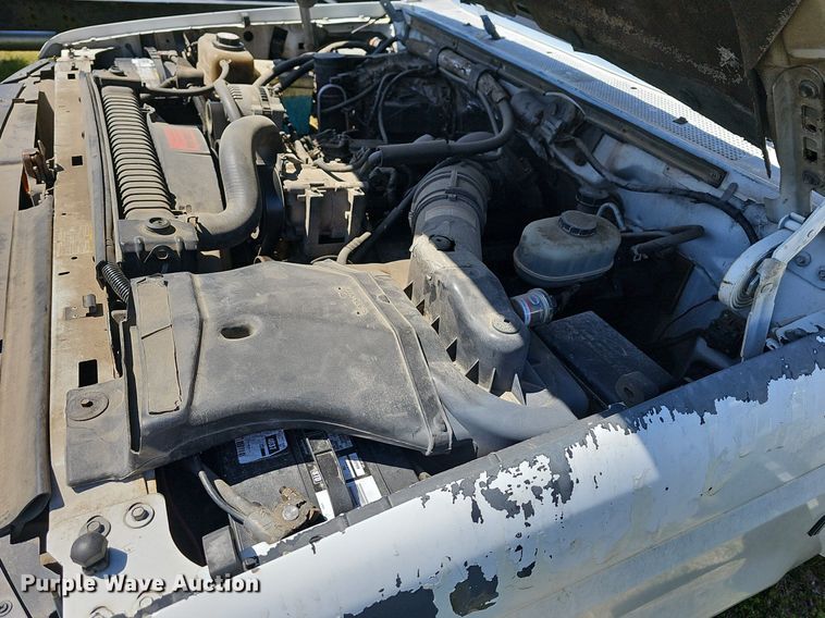 image for item MB9974 1997 Ford F450 Super Duty  box truck