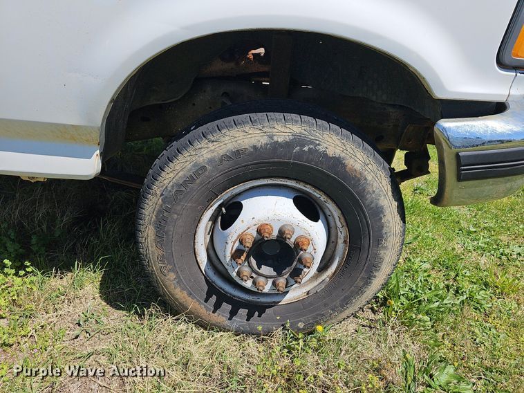 image for item MB9974 1997 Ford F450 Super Duty  box truck