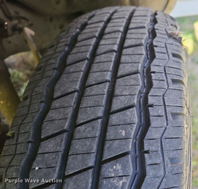 image for item MB9974 1997 Ford F450 Super Duty  box truck