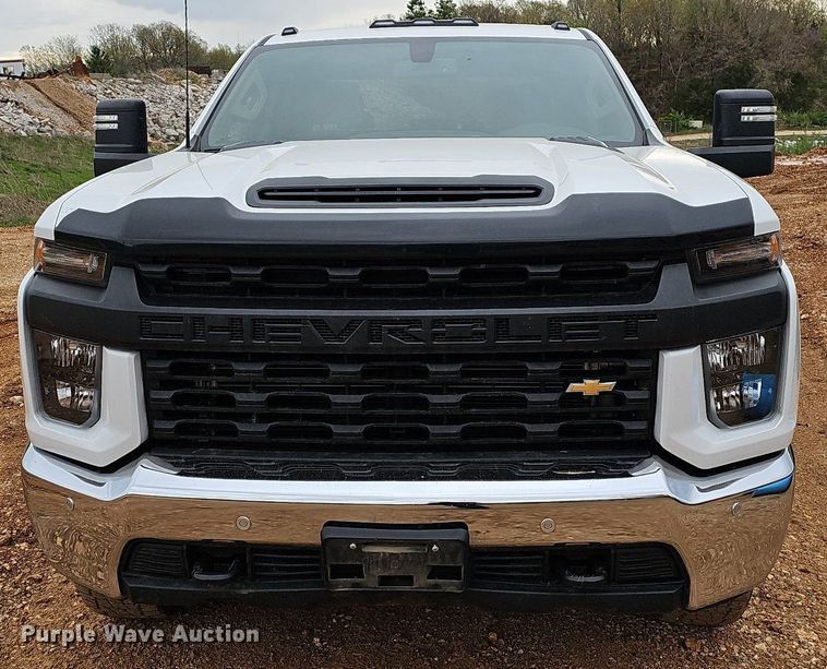 image for item MB9976 2020 Chevrolet Silverado 2500HD  Crew Cab pickup truck