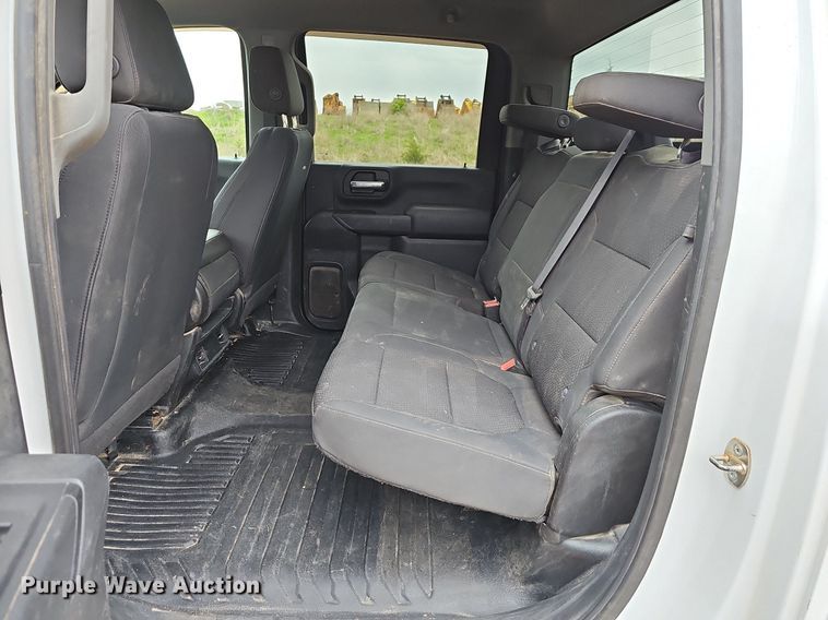 image for item MB9976 2020 Chevrolet Silverado 2500HD  Crew Cab pickup truck