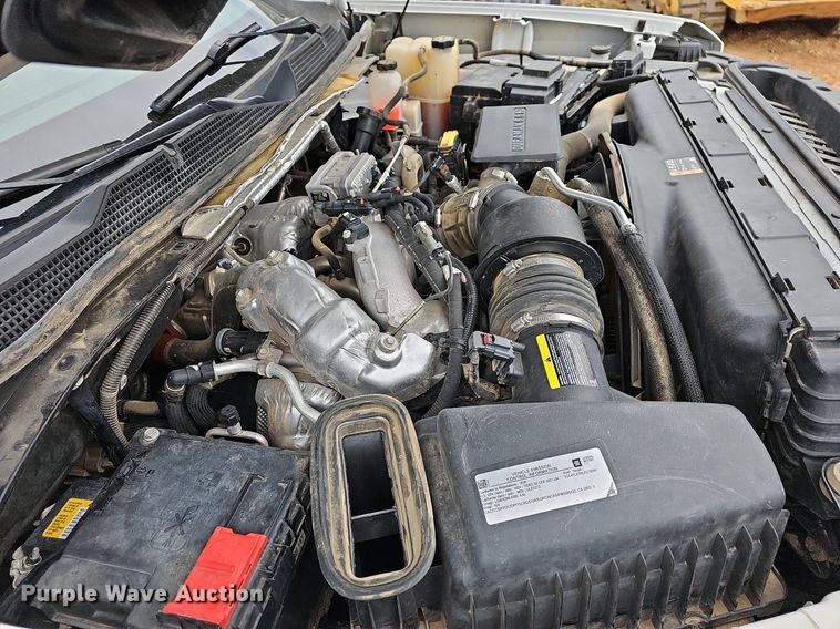 image for item MB9976 2020 Chevrolet Silverado 2500HD  Crew Cab pickup truck