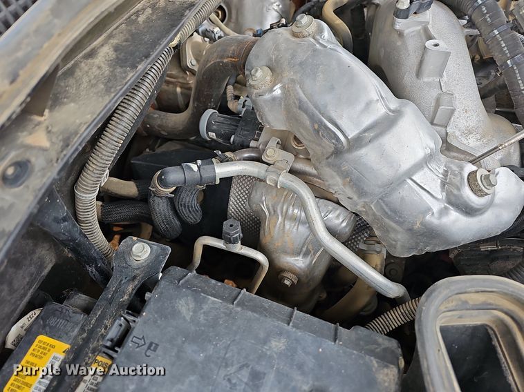 image for item MB9976 2020 Chevrolet Silverado 2500HD  Crew Cab pickup truck