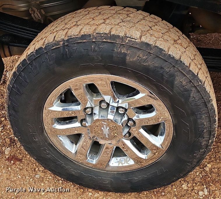 image for item MB9976 2020 Chevrolet Silverado 2500HD  Crew Cab pickup truck